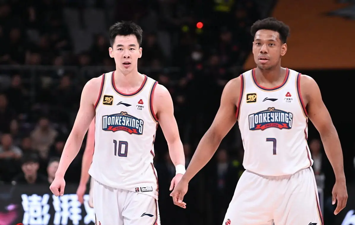 祝铭震只签, 增的顶薪里, AA 祝铭震只签, 增的顶薪里, AA