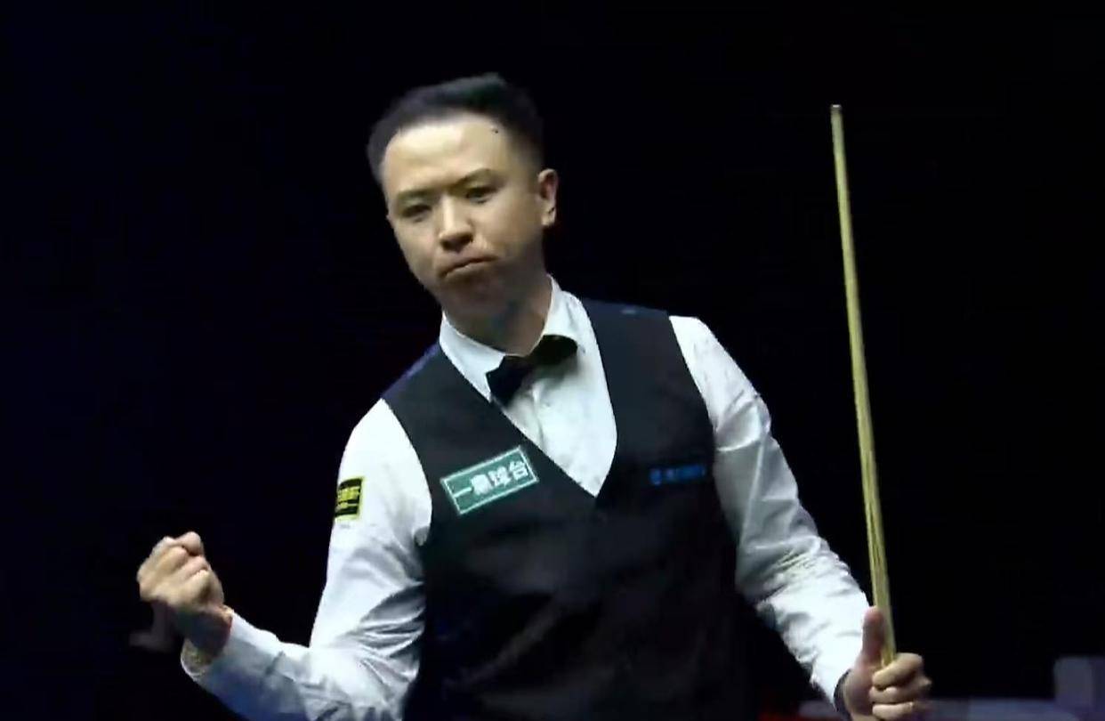 肖国栋原本, 育馆的观众 肖国栋原本, 育馆的观众