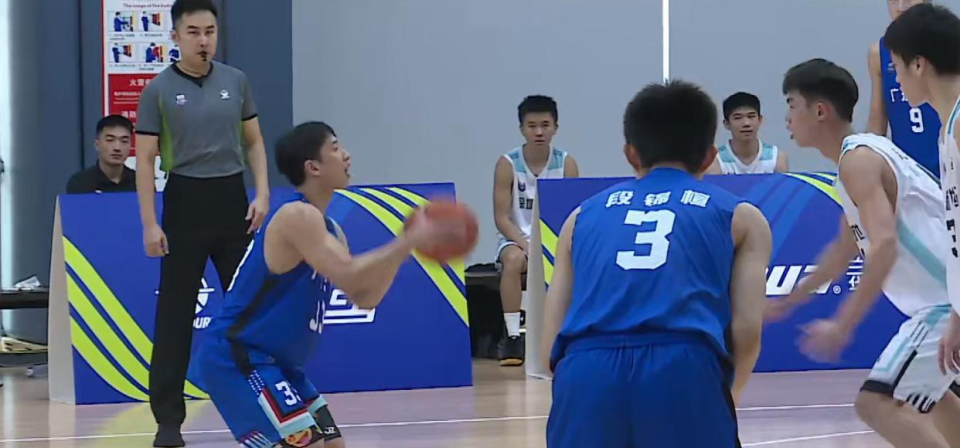 小组第三名, 男篮在全国